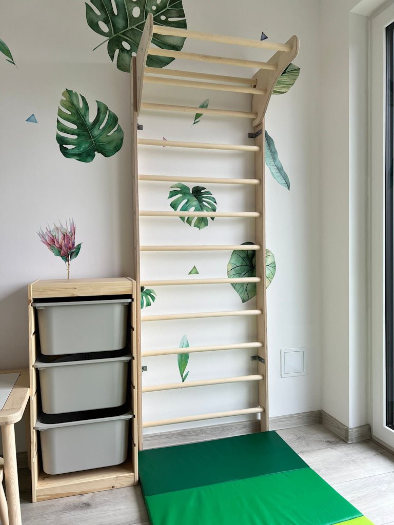 Sprossenwand INSPIRATION | 200x70cm | aus einem Teil gefertigt | optional mit Klimmzug & Rollenrutsche - Kletterling – einfach Kind sein