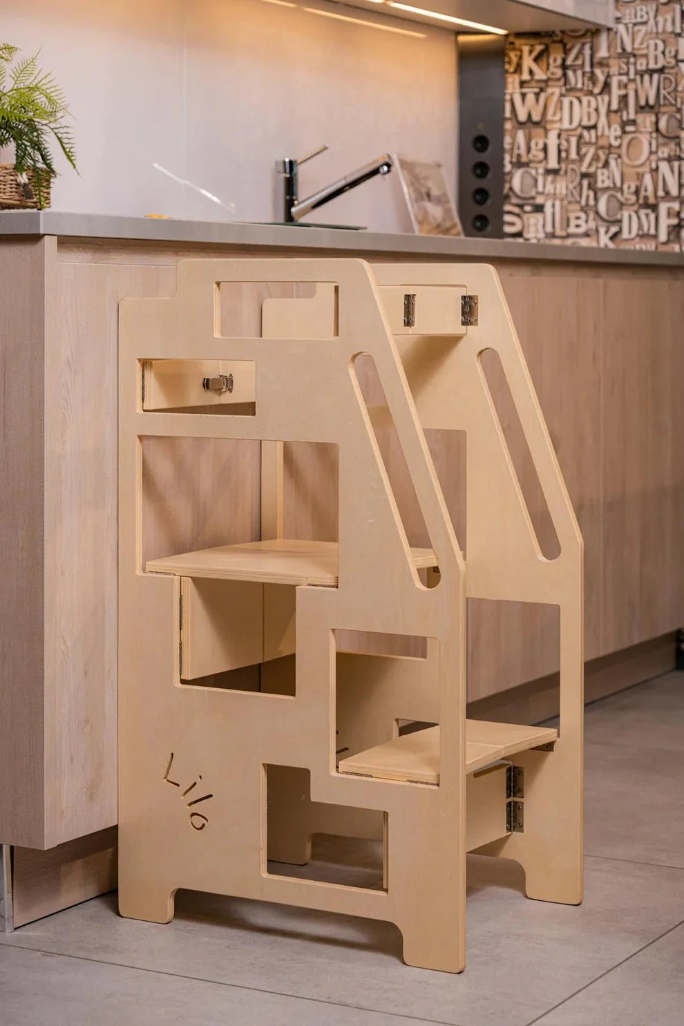 Lilo Lernturm – Der schmalste klappbare Lernturm der Welt - nur 4,5 cm breit und bis 90kg belastbar - Kletterling – einfach Kind sein