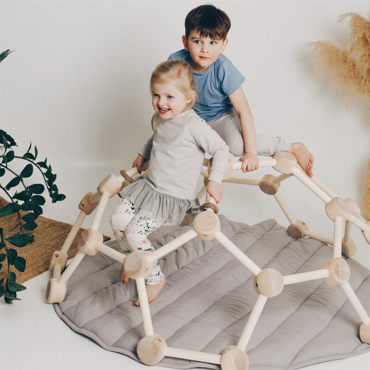 Kuschelige Spielmatte für das Klettergerüst Indoor – ein Paradies für kleine Entdecker - Kletterling – einfach Kind sein