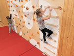 Kletterwand BK INDOOR aus 10 Teilen | 236 cm x 390 cm | inkl. 75 Griffen | 200 Loch - Kletterling – einfach Kind sein
