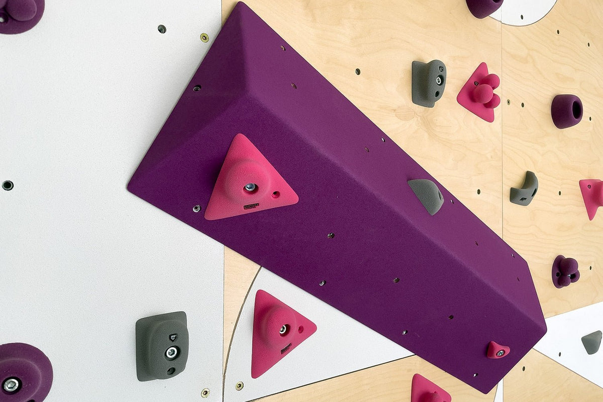 Kletterwand BK INDOOR aus 6 Teilen | 236 cm x 234 cm | inkl. 45 Griffen | 120 Loch - Kletterling – einfach Kind sein