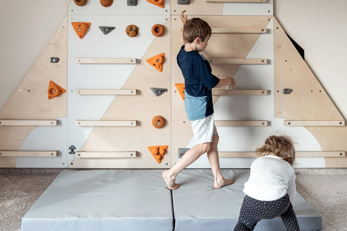 Einzelelement BK Dreieck links | Kletterwand BK INDOOR | 118 x 78 cm | 9 Loch - Kletterling – einfach Kind sein