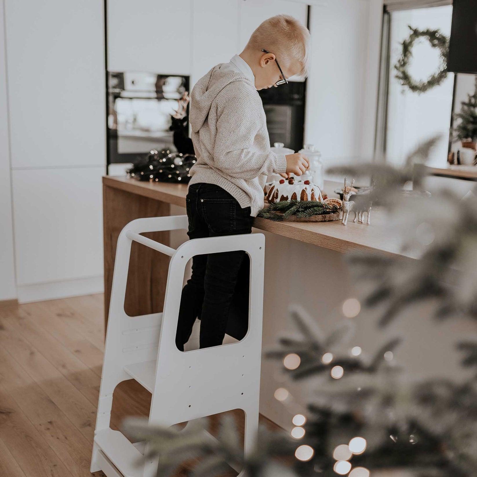 Lernturm mit Kreidetafel in 4 Farben - Kletterling – einfach Kind sein