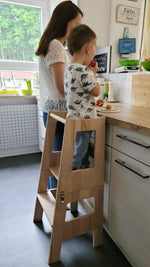 Lernturm SWUPP von PeterundDepi - 2 in 1 mit Kindertisch geölt - Kletterling – einfach Kind sein