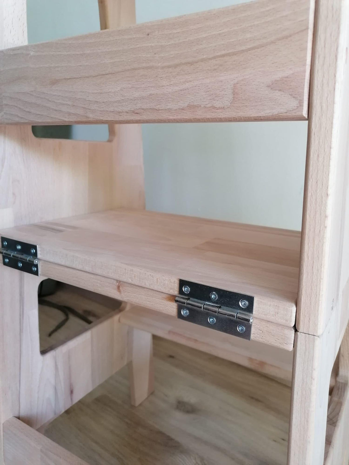 Lernturm SWUPP von PeterundDepi - 2 in 1 mit Kindertisch geölt - Kletterling – einfach Kind sein