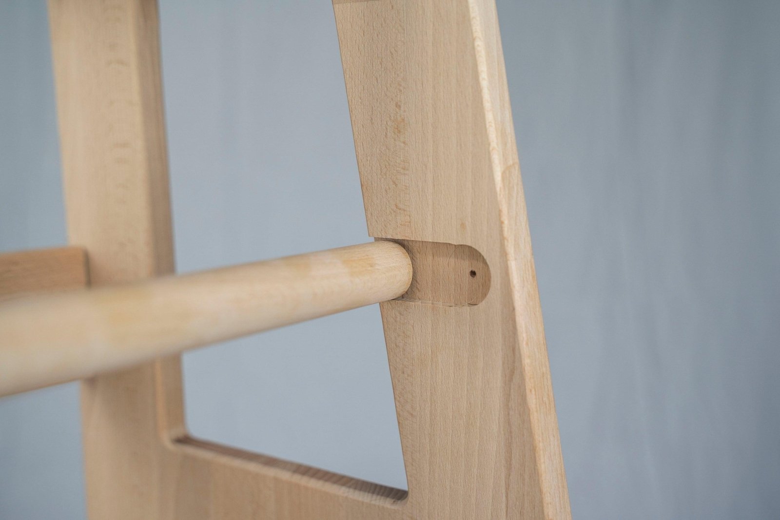 Lernturm SWUPP von PeterundDepi - 2 in 1 mit Kindertisch geölt - Kletterling – einfach Kind sein