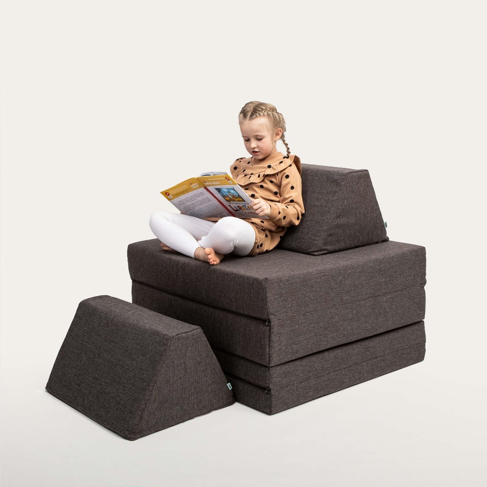 Universelles Kindersofa von monboxy in Dunkelbraun - Kletterling – einfach Kind sein