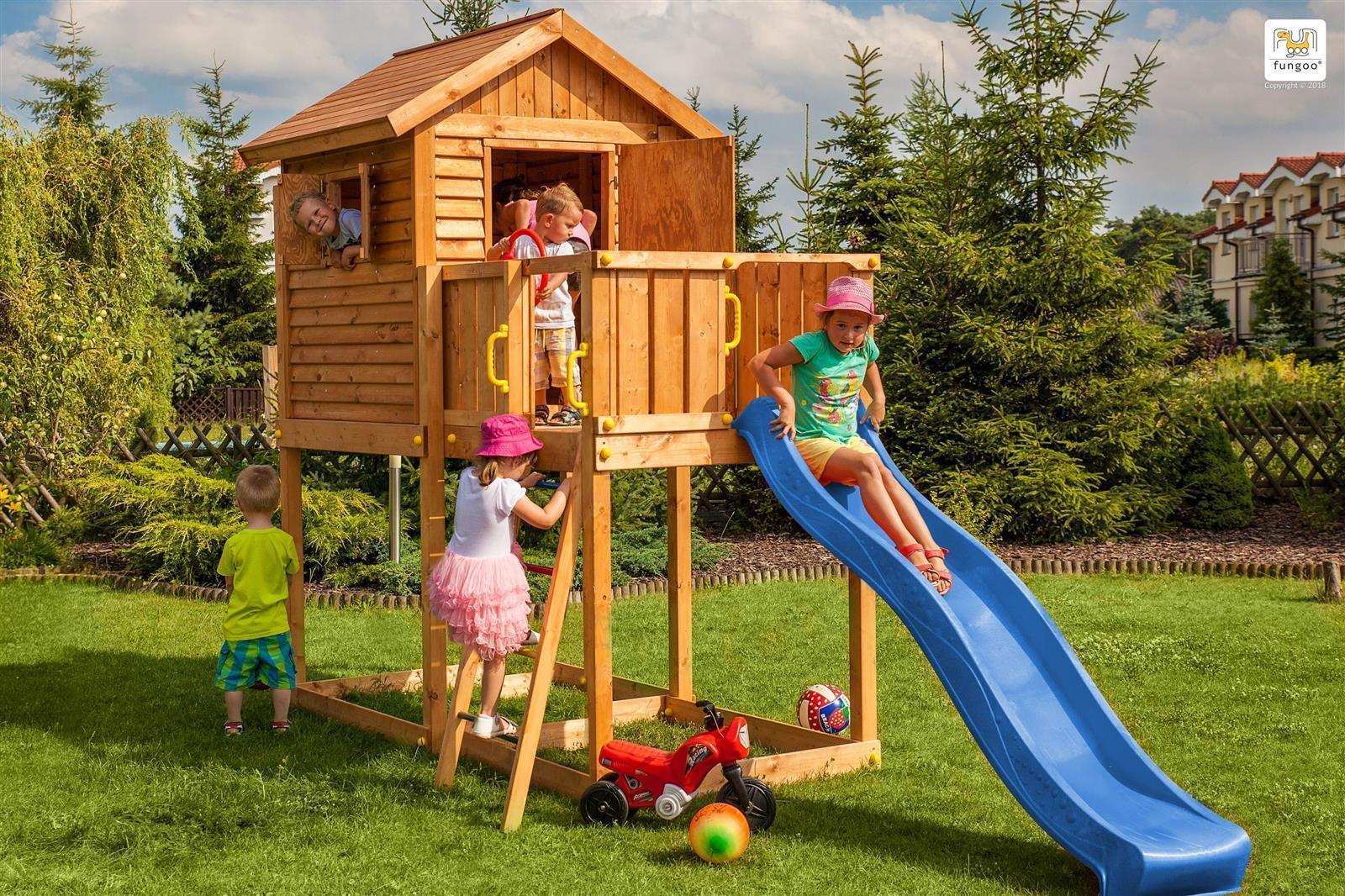 Spielturm My House mit Rutsche, Leiter, Haus mit Holzdach, Griffe, Steuerrad - Kletterling – einfach Kind sein